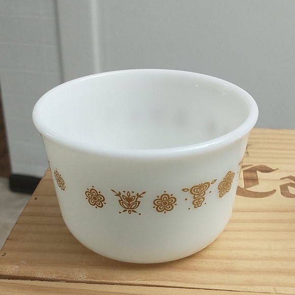 little pyrex bowls